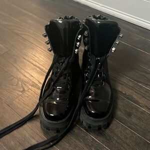 Schutz Sutton black patent leather booties size 6.5